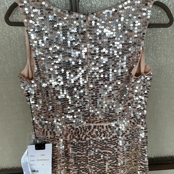 Mac Duggal HIGH NECK DRESS with floral sequin hem. Size 8 NEW $498 sold out size - Picture 13 of 17